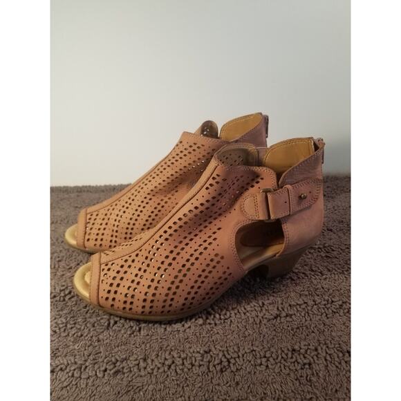 Earth Women's Sz 8.5 Nubuck Leather Keri Wide Dusty Rose Peep Toe Perforated...‎ - Picture 1 of 15